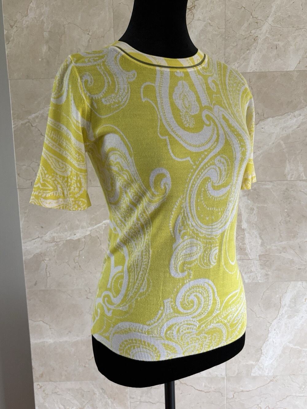 Escada Short Sleeve Knit Sweater - XS Yellow Wool & Silk Spring Office Workwear